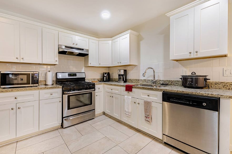 Furnished Finder property 896580_1 photo 12