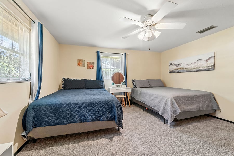 Spacious 2nd bedroom with two queen bed. Sleeps 4 people.