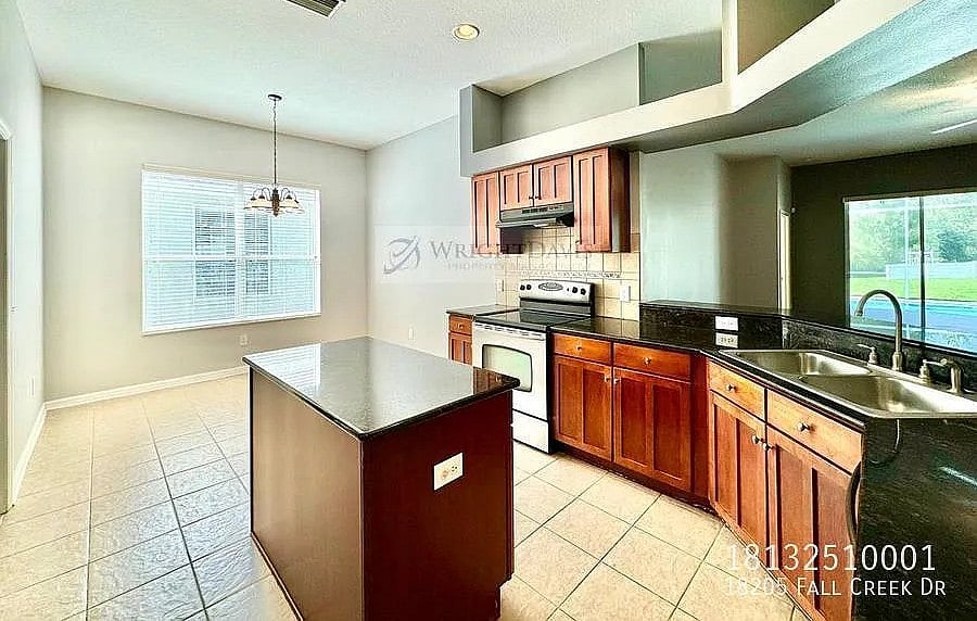 Furnished Finder property 896746_1 photo 5