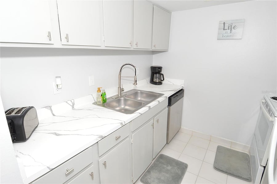 Furnished Finder property 896775_3 photo 8