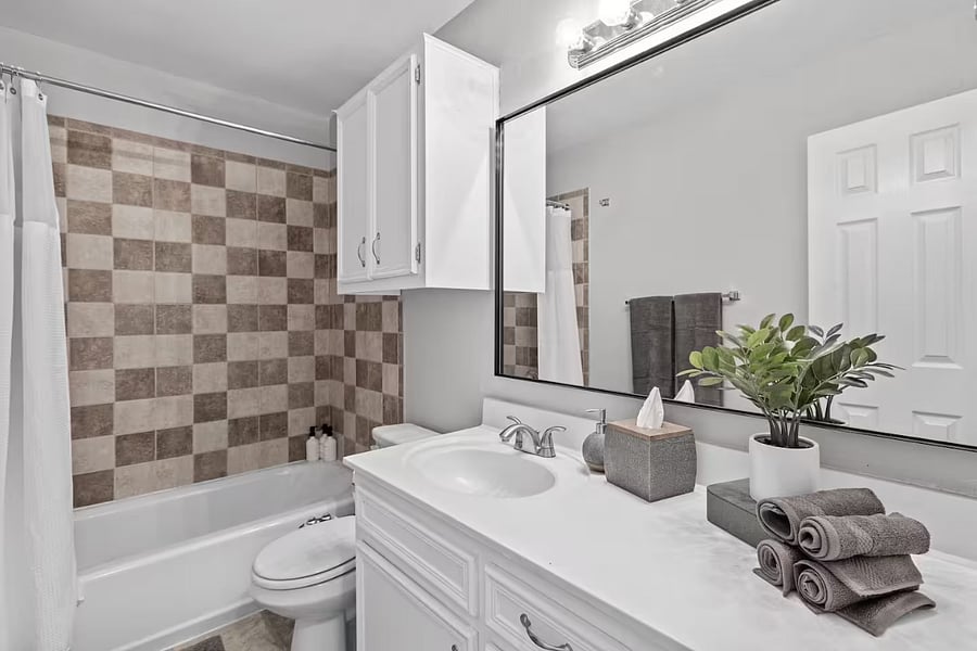 Upstairs shared bathroom - between bedroom 1 + 2