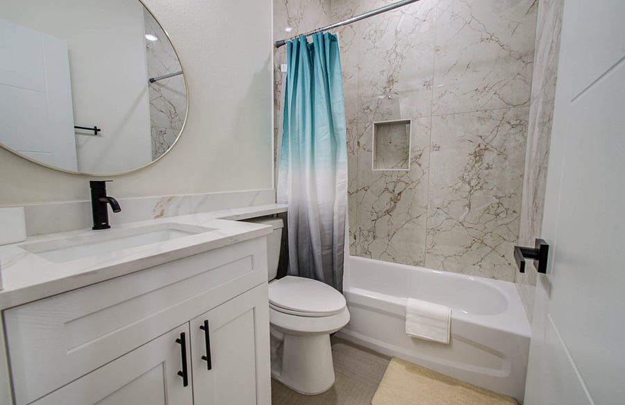 Guest bath with quartz countertop