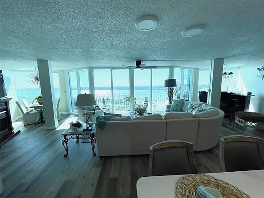 Furnished Finder property 896880_1 photo 1