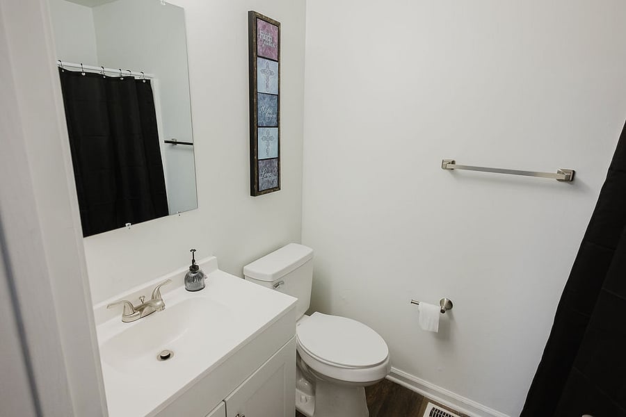 Master Bedroom 1 (In Room Bathroom)