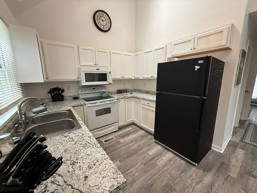 Furnished Finder property 896987_1 photo 10