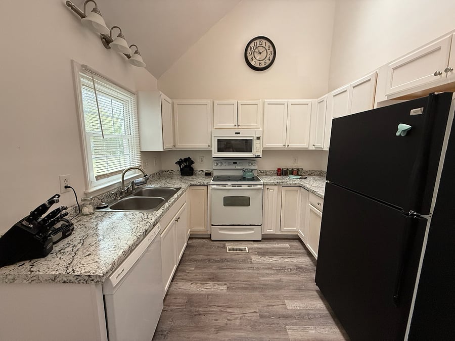 Furnished Finder property 896987_1 photo 11