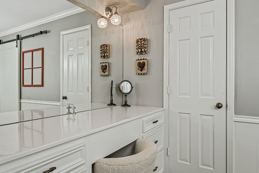 Ensuite Primary Bath Dressing Area
