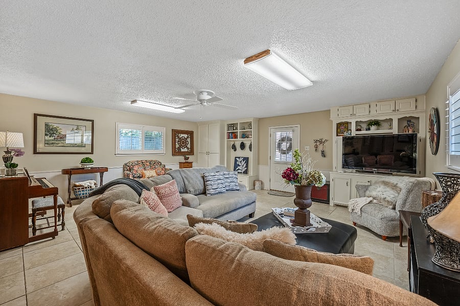 Gameroom w/Piano