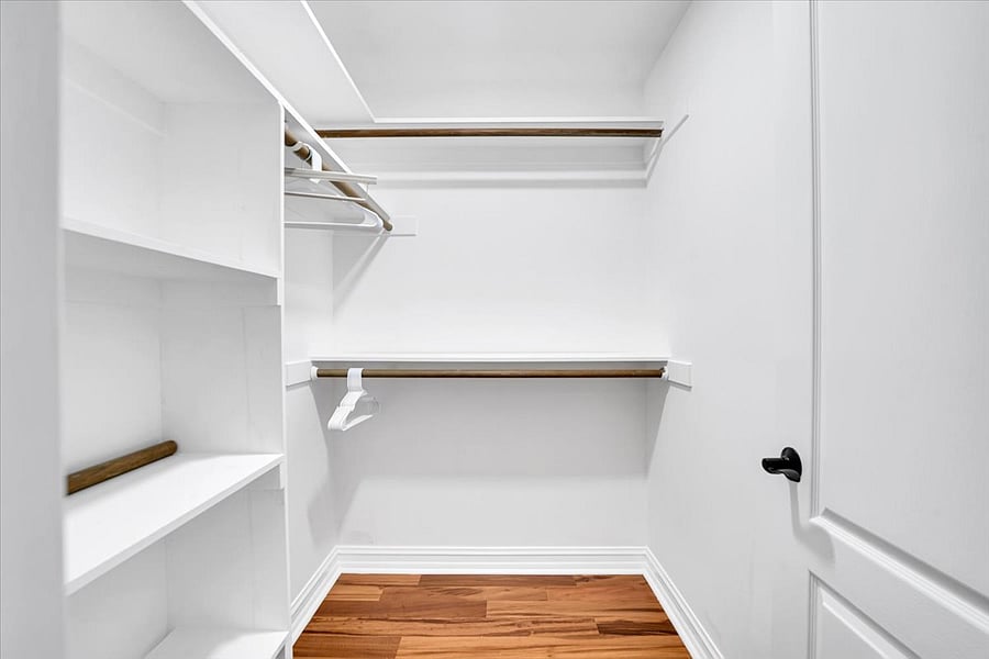 Walk-in closet