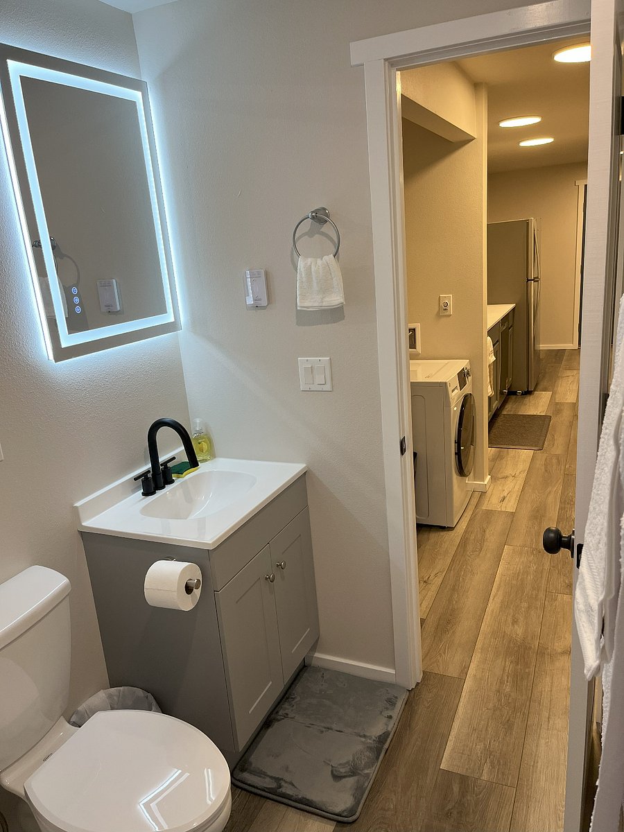 Bathroom, anti-fog LED mirror