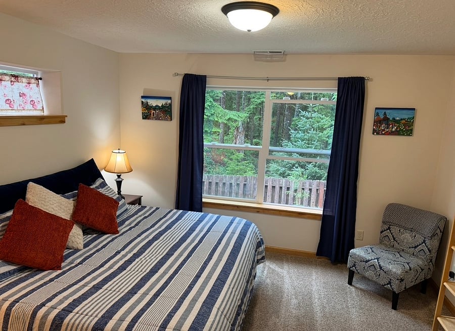 Master Bedroom with king bed, walk-in closet and full bathroom. 