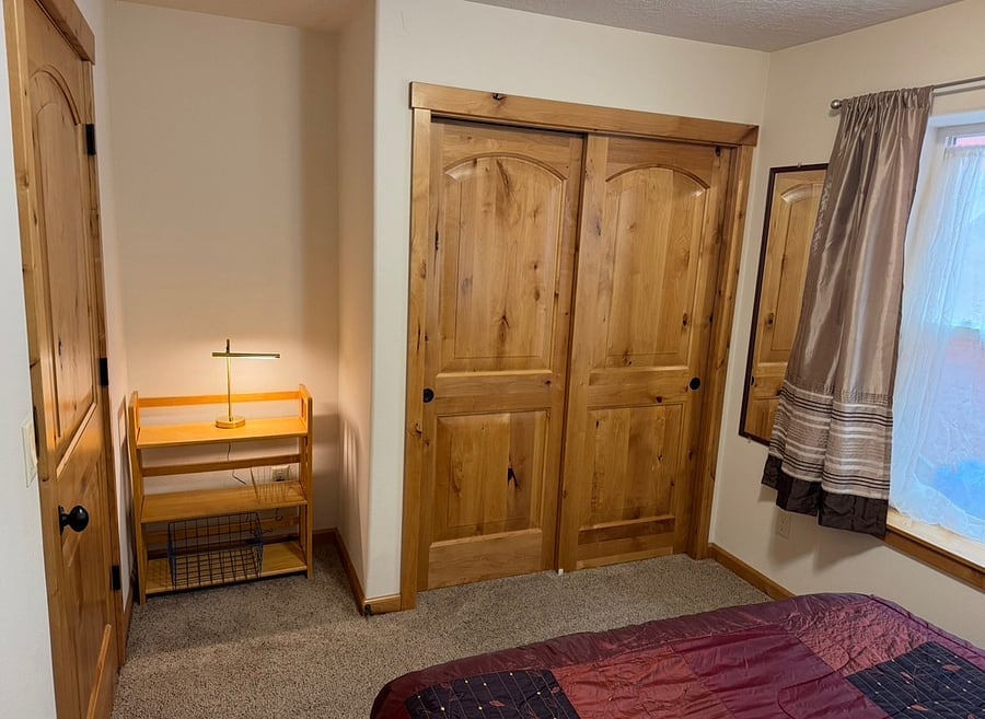 Queen bedroom closet area
