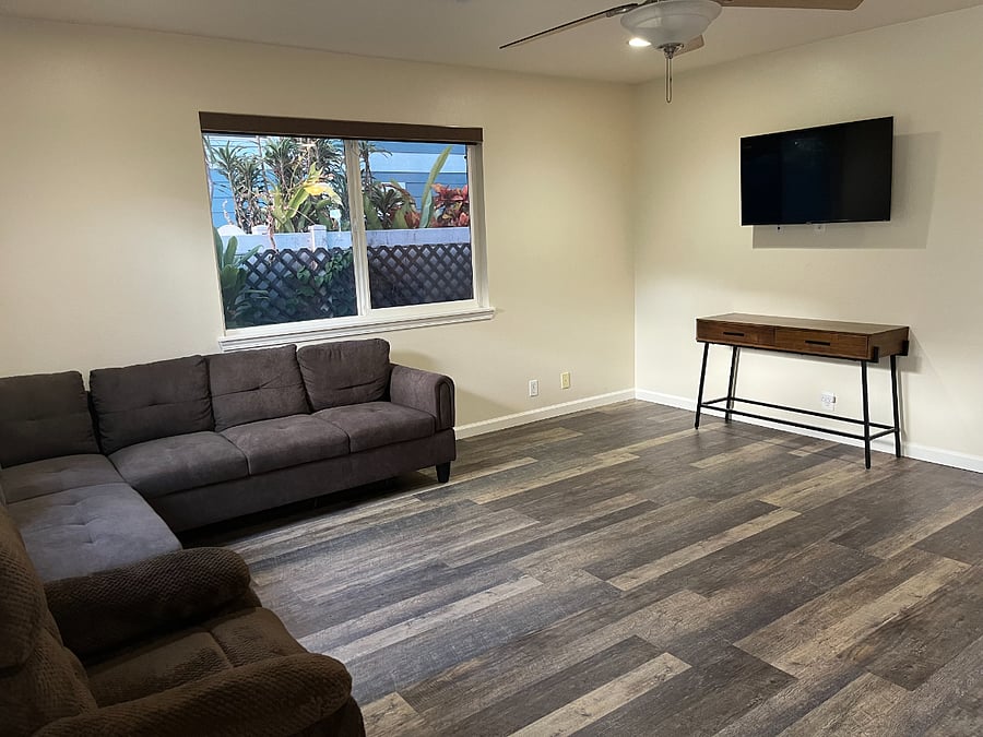 Shared living area, smart TV with cable 