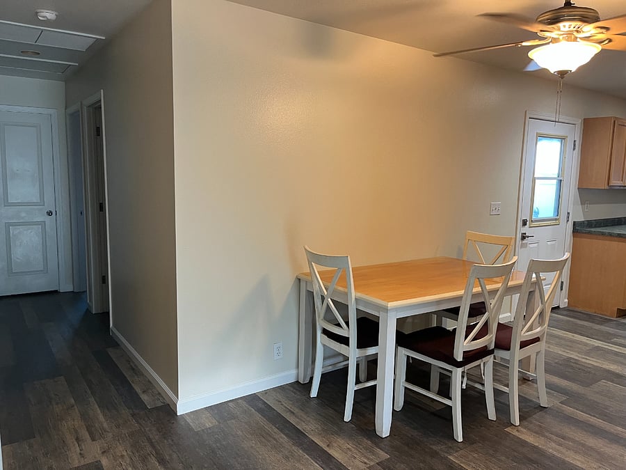 Dining room table seats 6