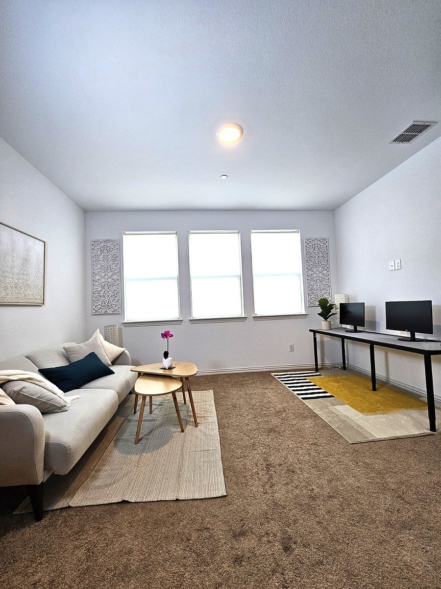 Upstairs Flex Room/Study Area