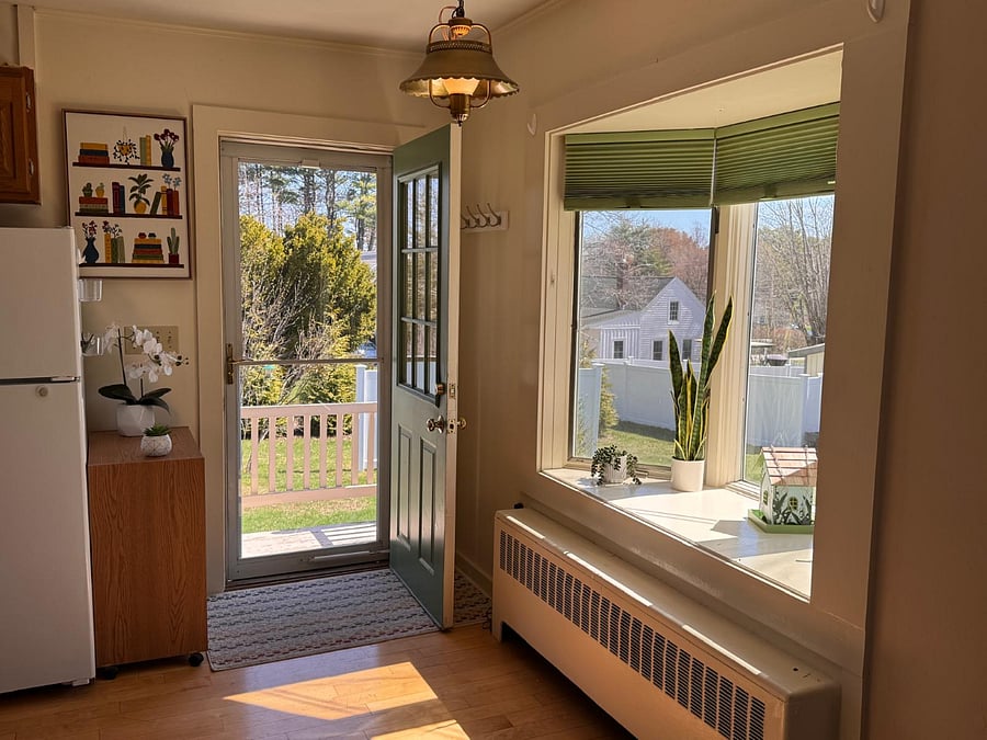 Morning sun always rains through this gorgeous bay window. Hang a plant and/or we can setup a hightop for you to enjoy breakfast.