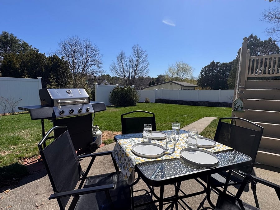 Enjoy morning coffee, lunch, and dinner in this cozy little slice of Maine. Welcome to a cozy little neighborhood in Kennebunk Maine.