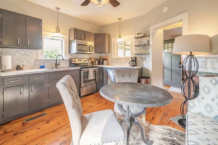 Furnished Finder property 897436_1 photo 7