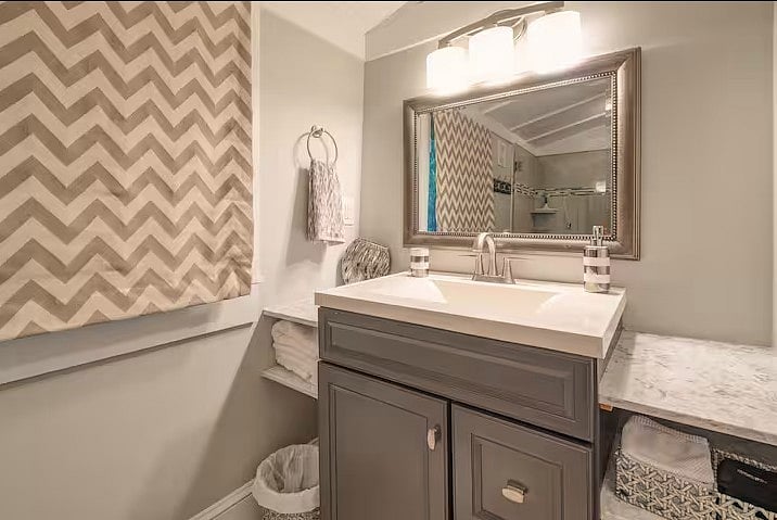 Furnished Finder property 897436_1 photo 9