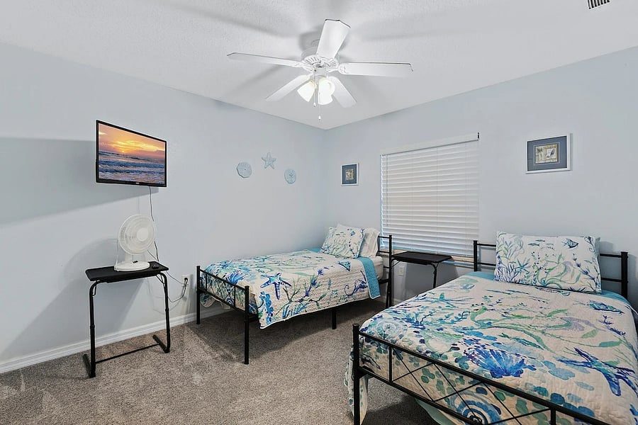 3rd bedroom - two twin beds