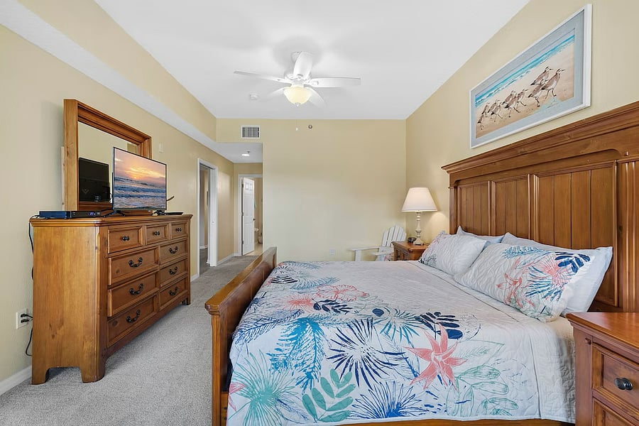 Master bedroom - walk-in closet and 5pc bath