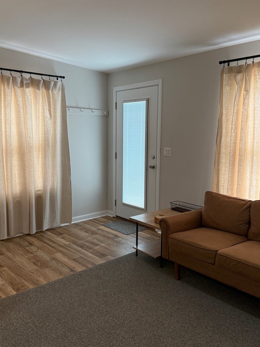 SUNROOM WITH DINING
