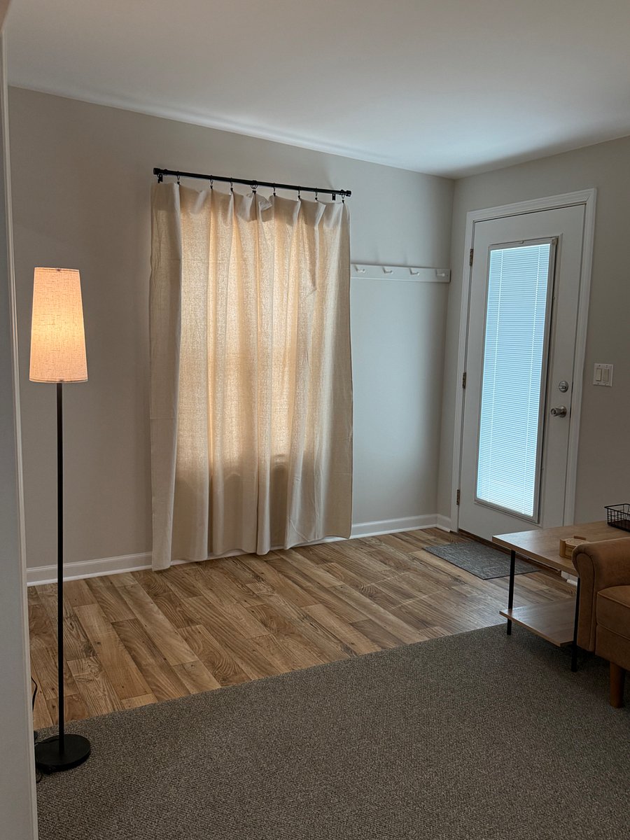 SUNROOM WITH DINING