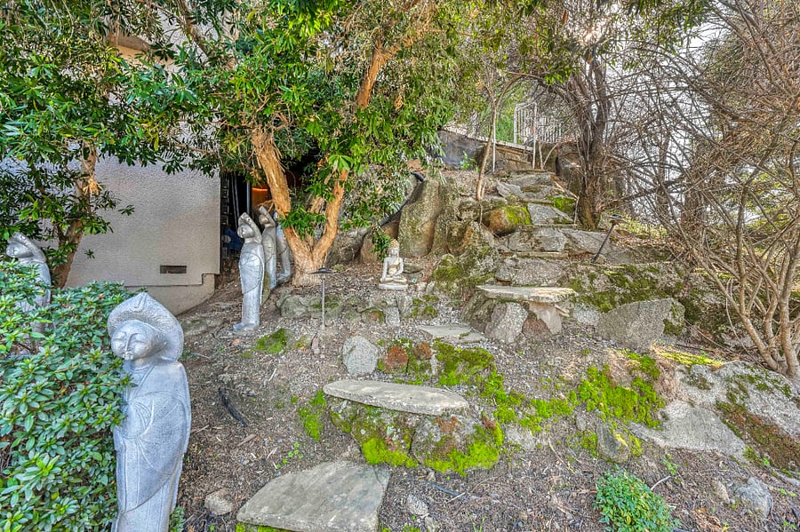 Furnished Finder property 897570_1 photo 38