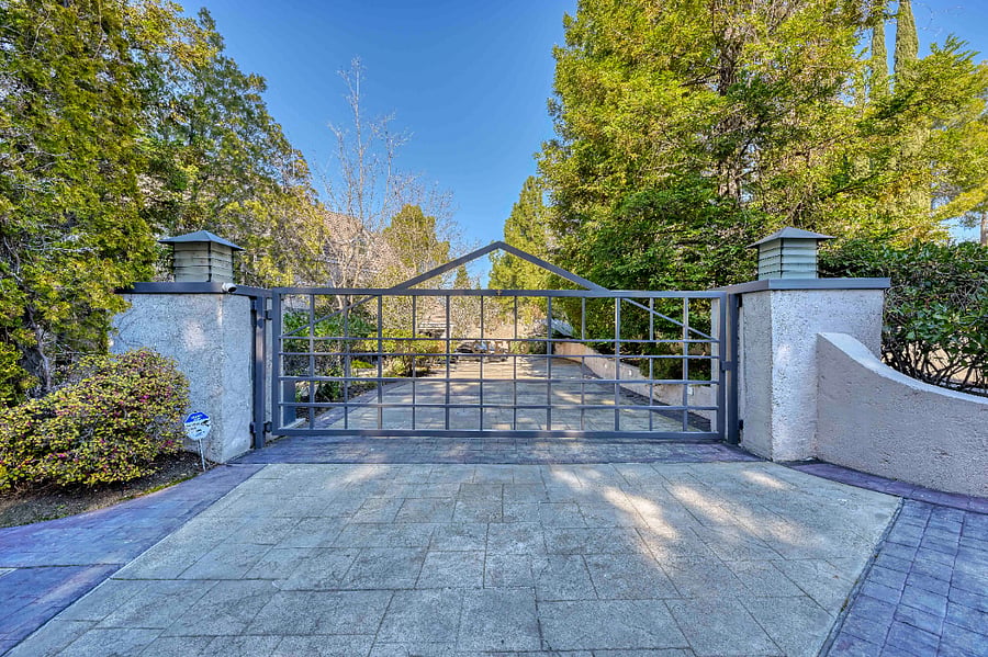 Furnished Finder property 897570_1 photo 81