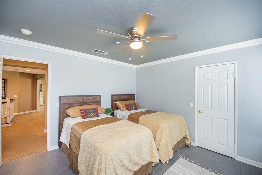 Bedroom 4 Twin Beds