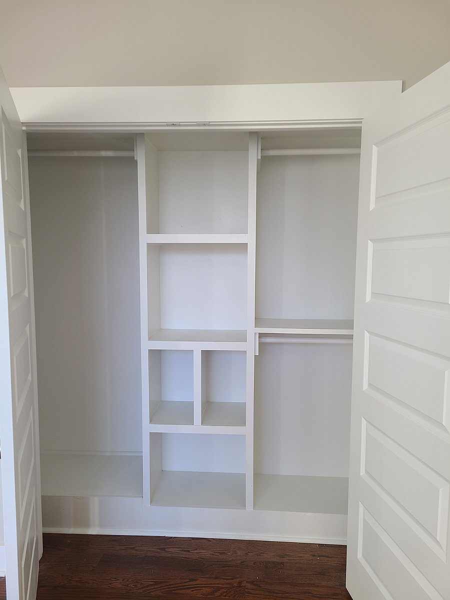 Bedroom 4 Up Middle closet