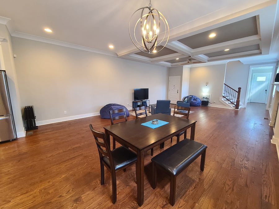 Dining seating for 6