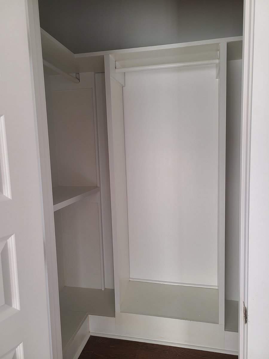 Room # 3 Upstairs front Private ensuite bath & walk in Closet