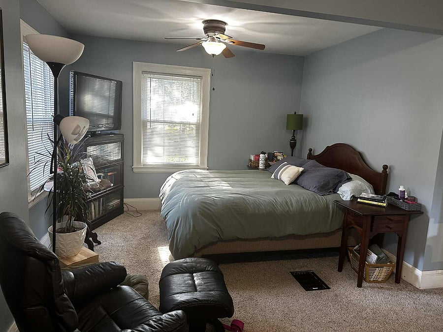 Master bedroom w/double closet