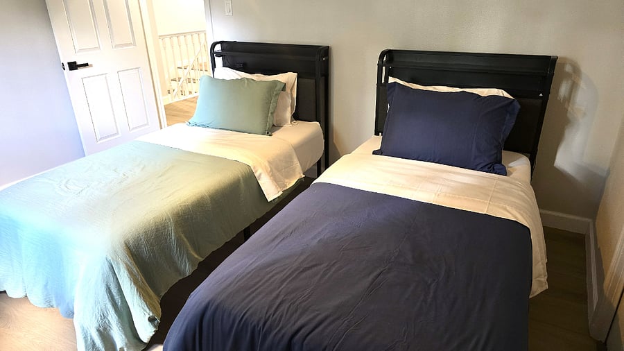 Bedroom #3: Two twin beds