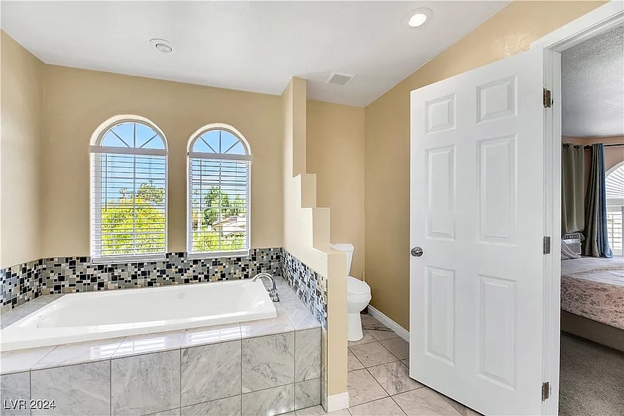 Furnished Finder property 897762_1 photo 56