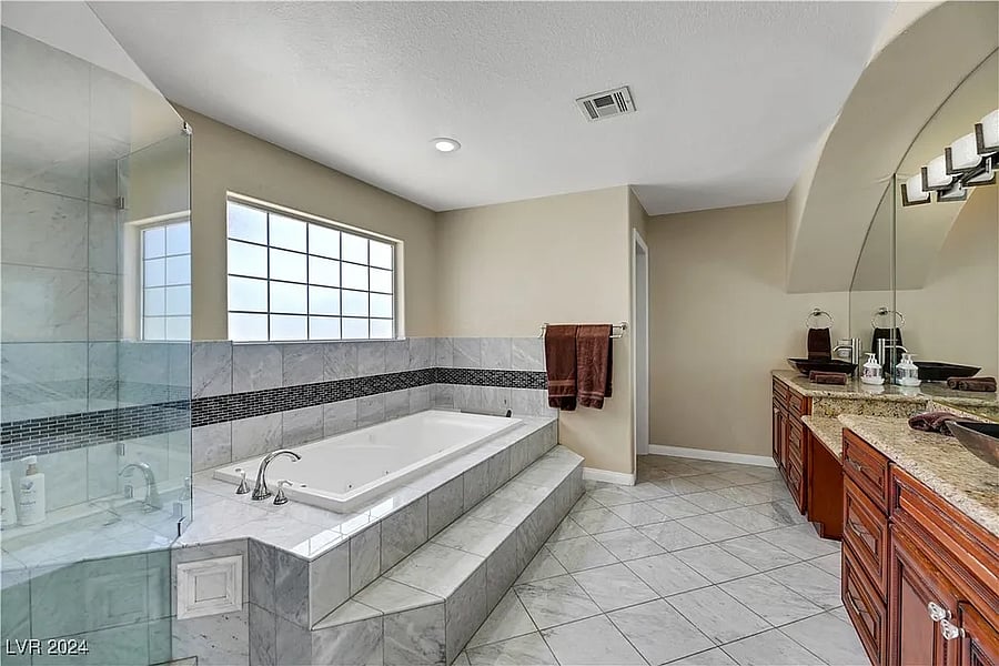 Furnished Finder property 897762_1 photo 57
