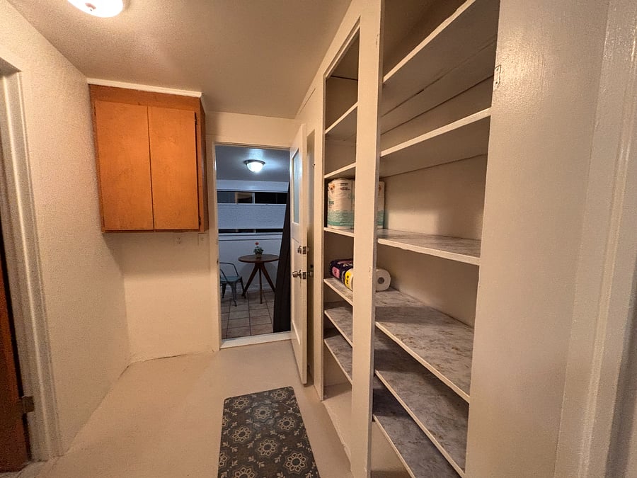 Studio with King Murphy Bed/ Private Bathroom