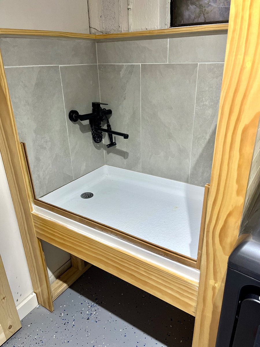 Dog wash station