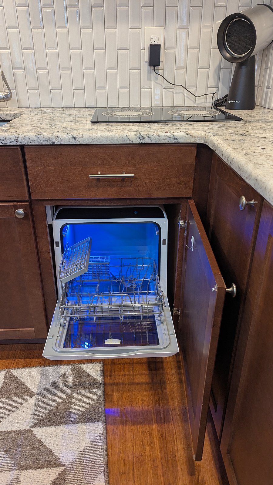 small dishwasher to keep up on your daily dishes