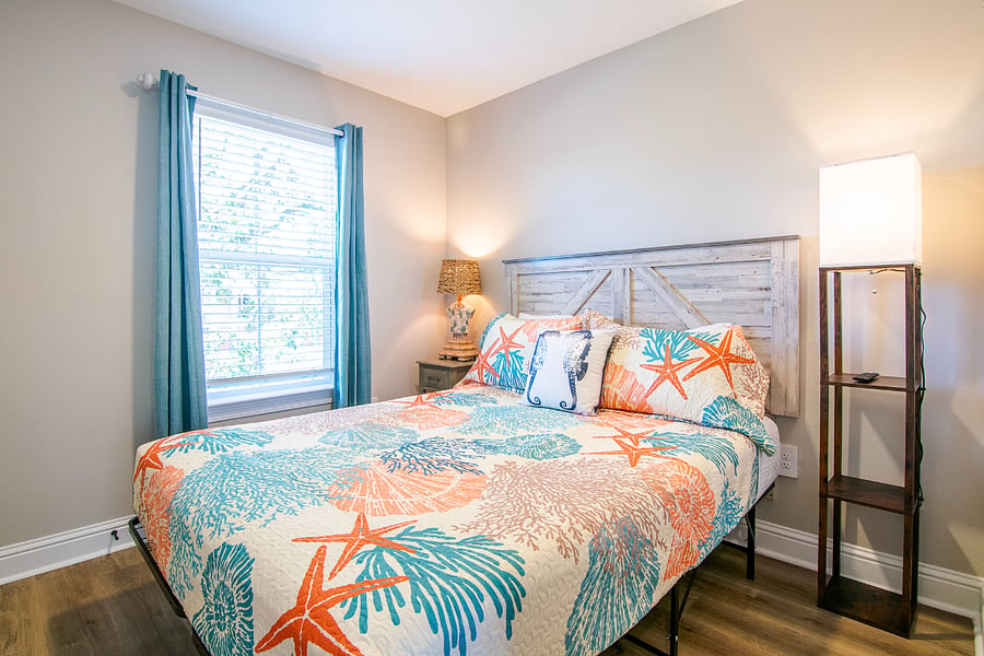 Second bedroom with queen bed