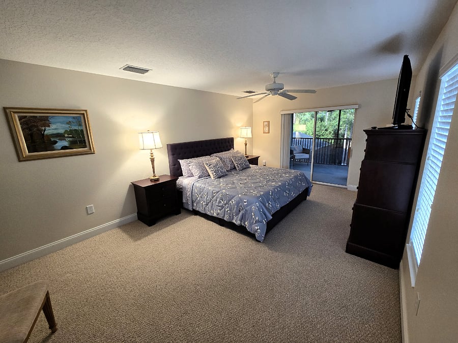 Upstairs Bonus Room Bedroom #4 King Bed