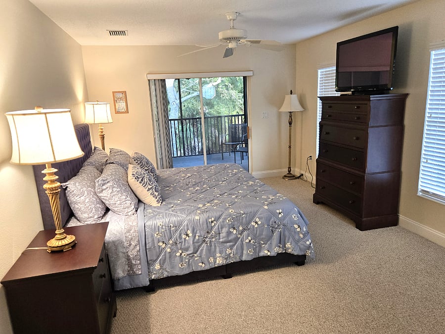 Upstairs Bonus Room Bedroom #4 King Bed