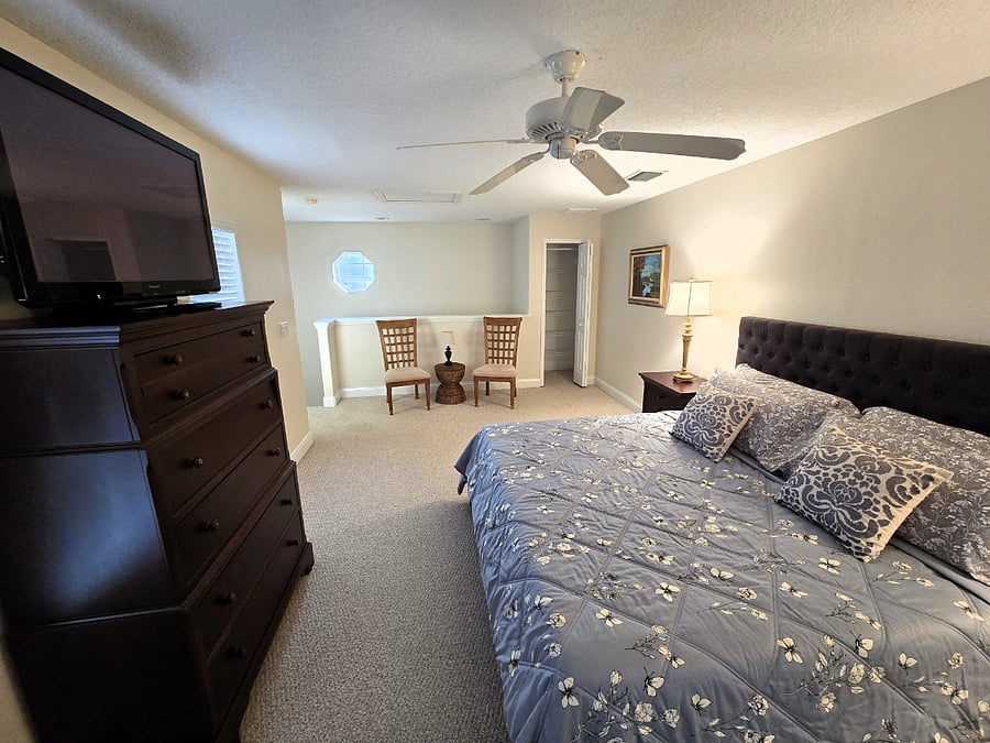 Upstairs Bonus Room Bedroom #4 King Bed
