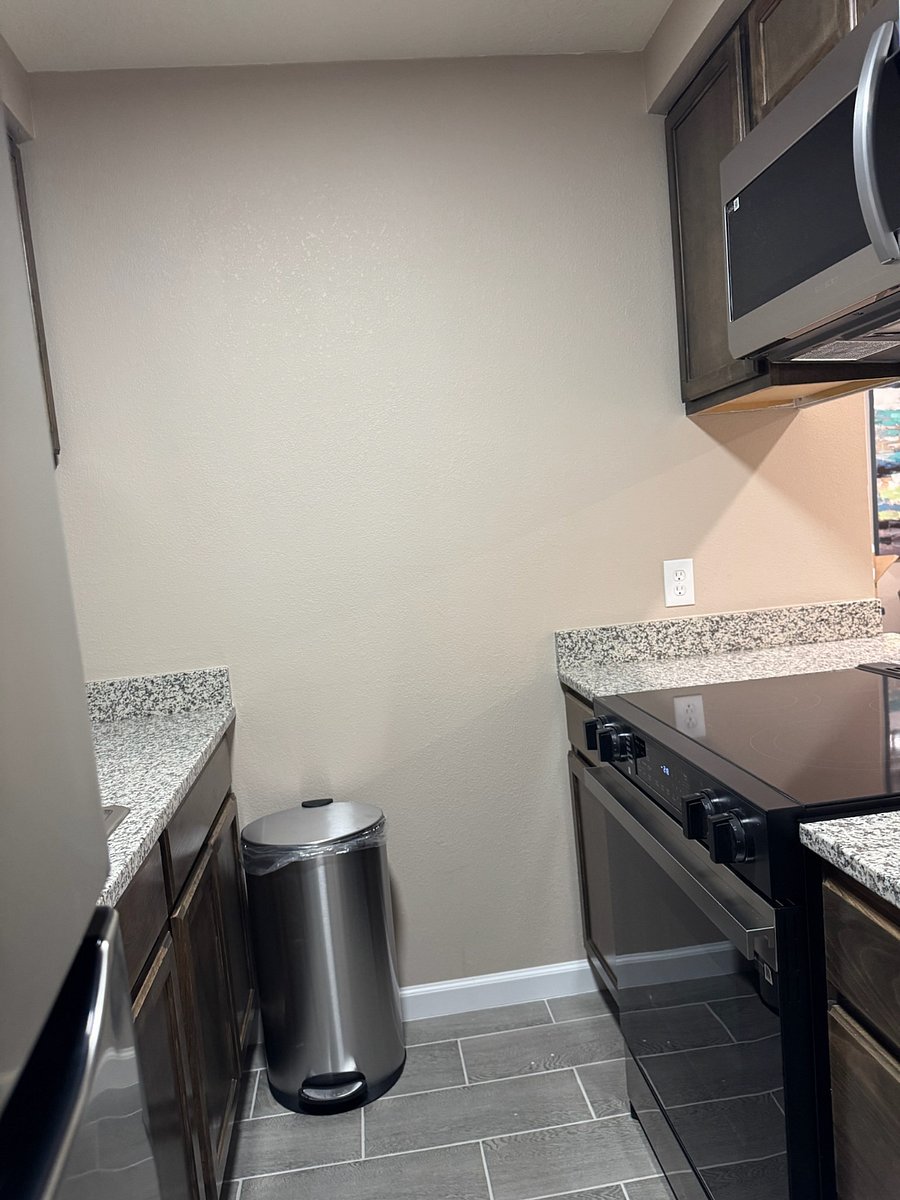 Furnished Finder property 898000_1 photo 5