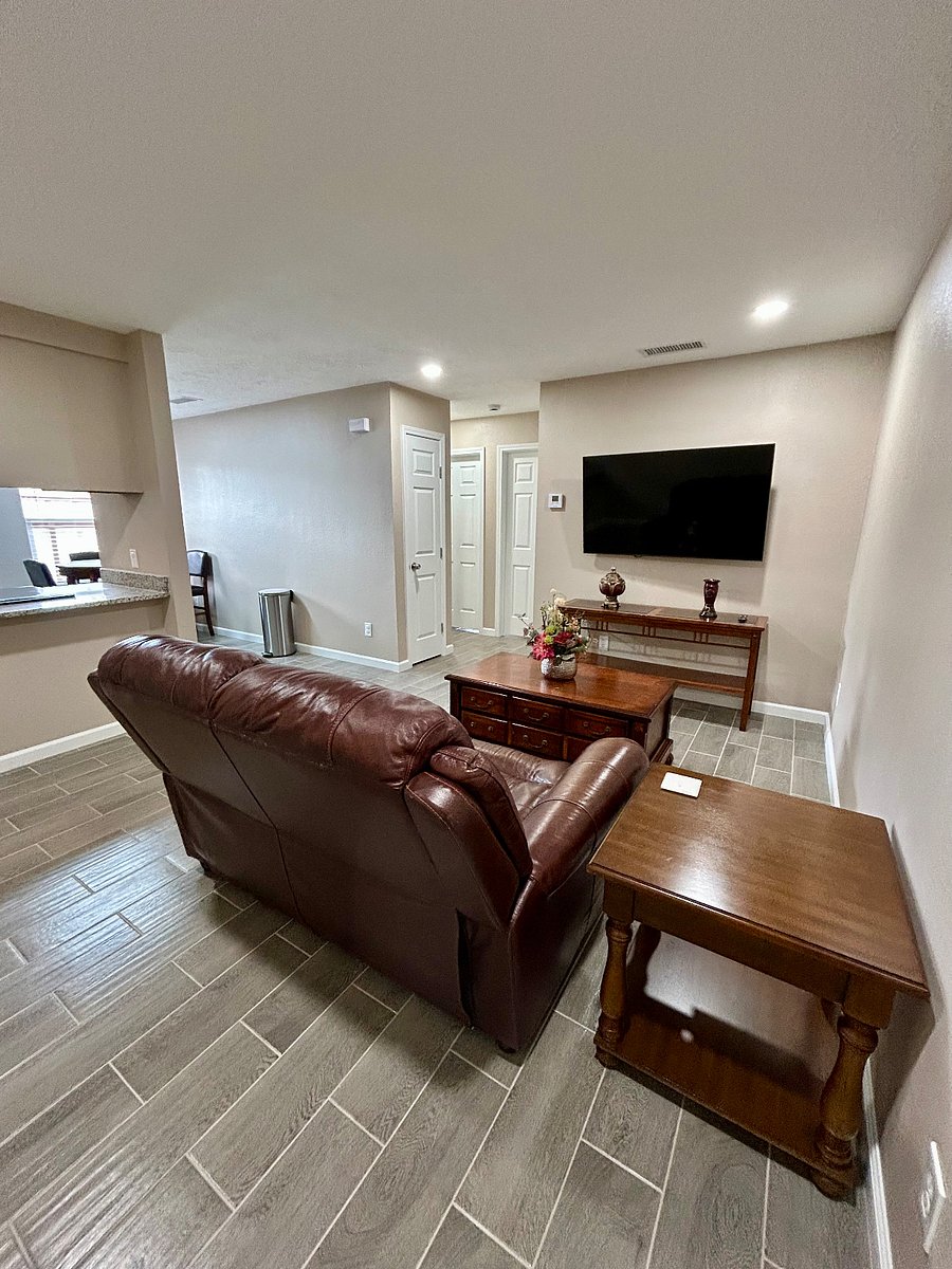 Furnished Finder property 898000_2 photo 1