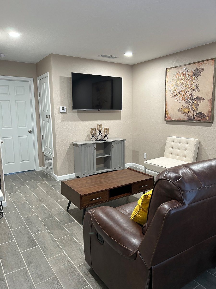 Furnished Finder property 898000_3 photo 2