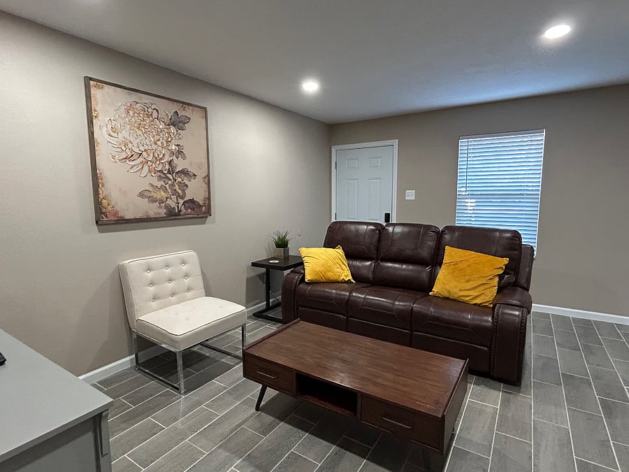 Furnished Finder property 898000_3 photo 1