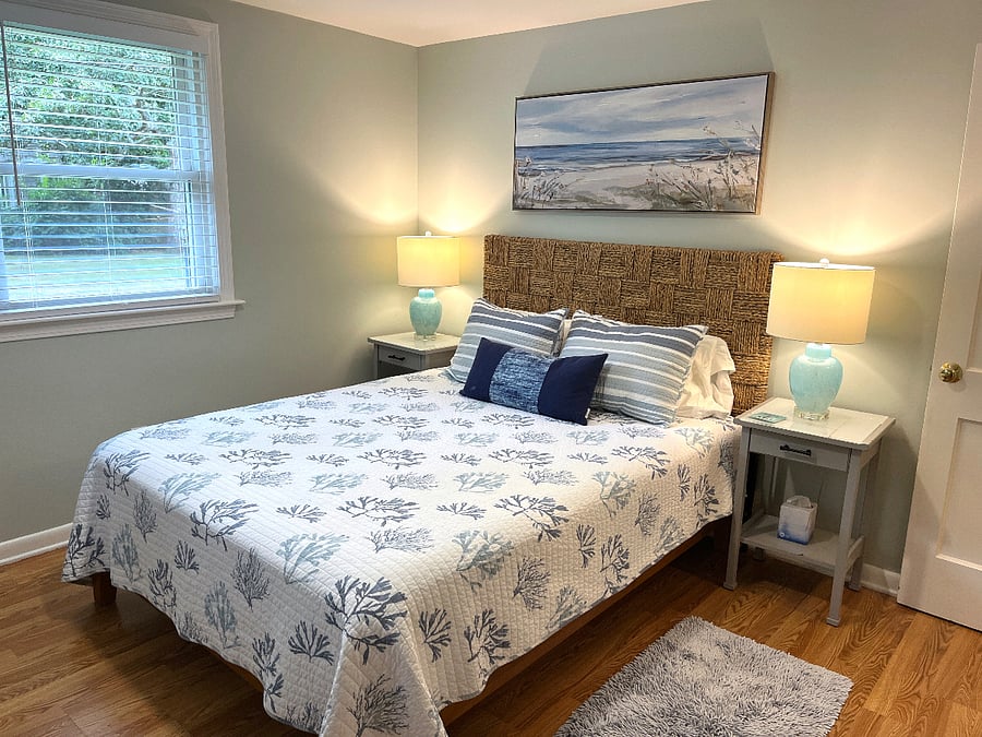 Freshly painted queen bedroom 12x12