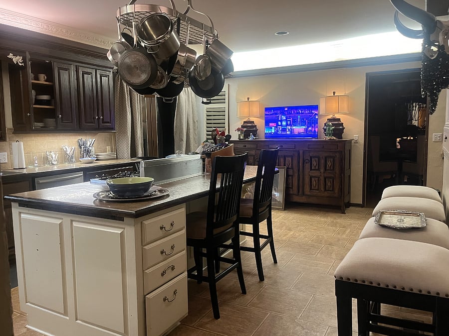 Kitchen / Main House / Common space